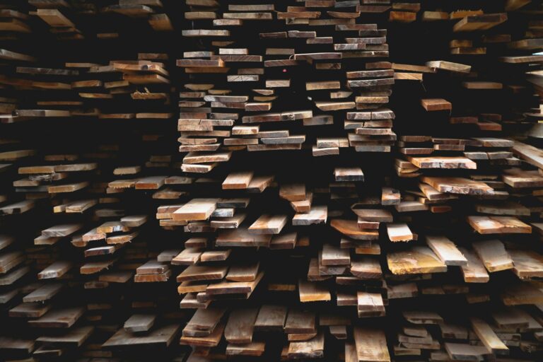 Choosing Between Hickory and Oak Flooring