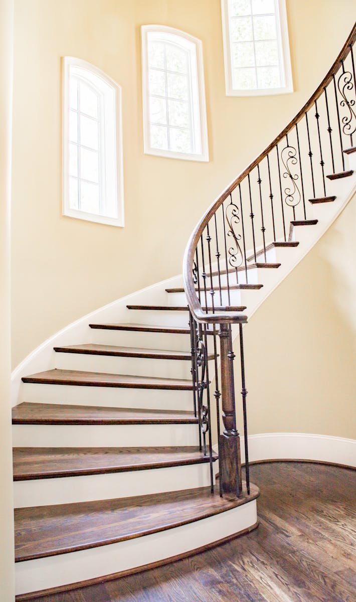 High-Gloss Vs Matte Laminate Finishes